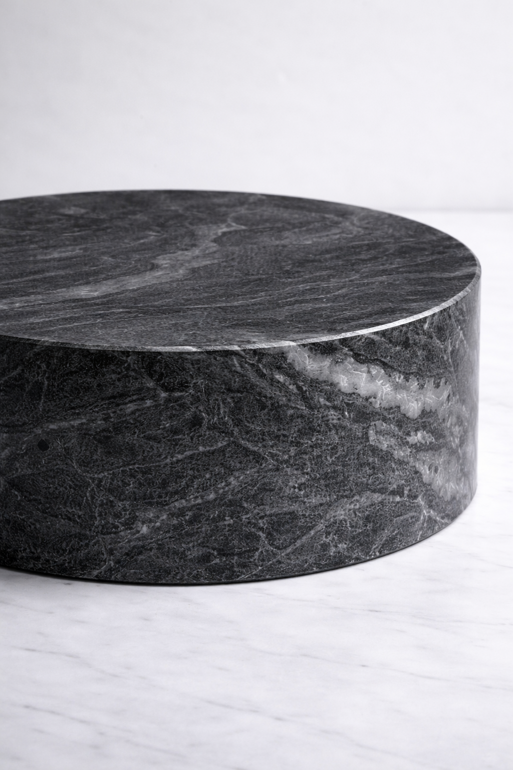 Solvane Podium - Black valeriano