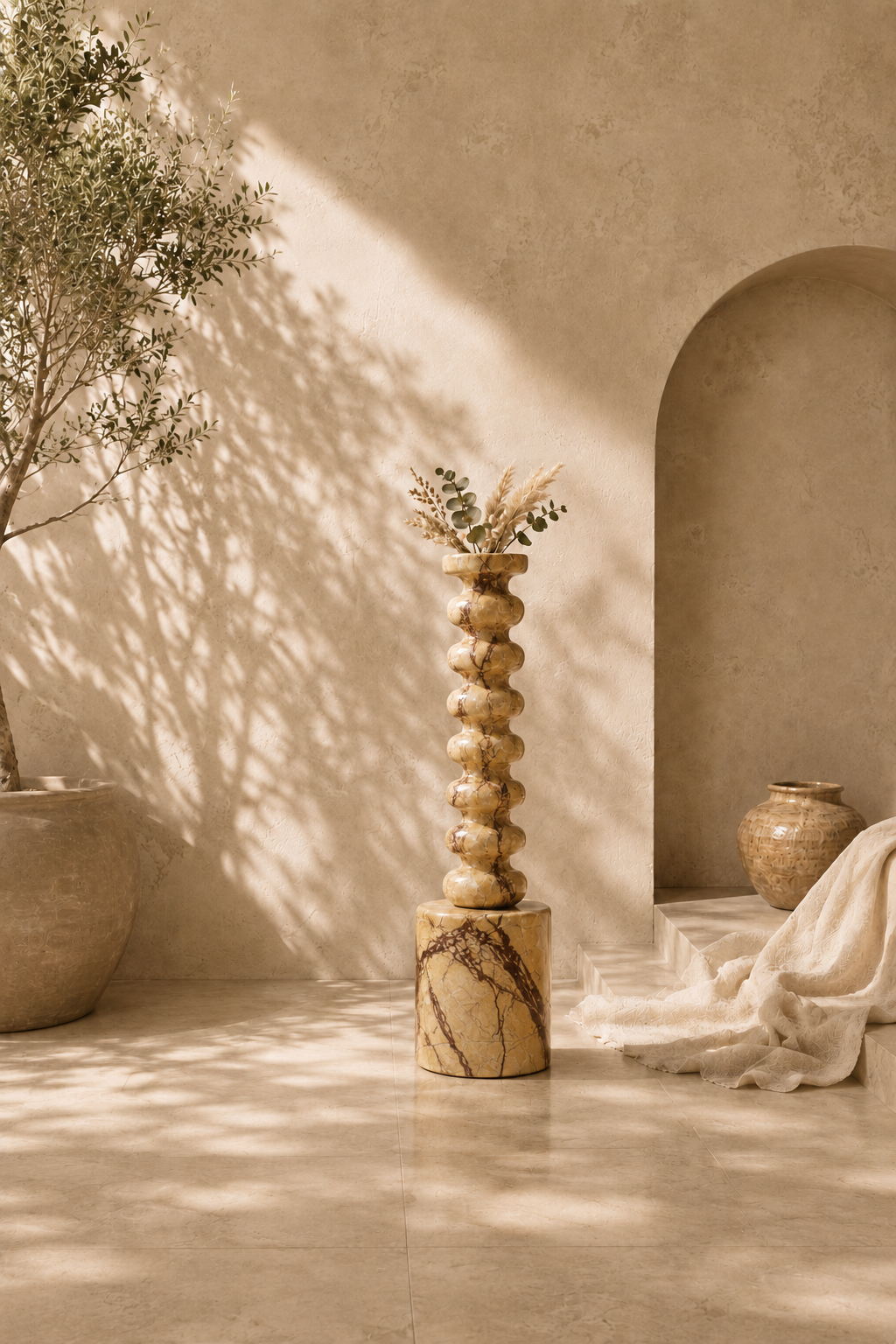 Elysian Orb Flow Vase - Beige gold Aurex