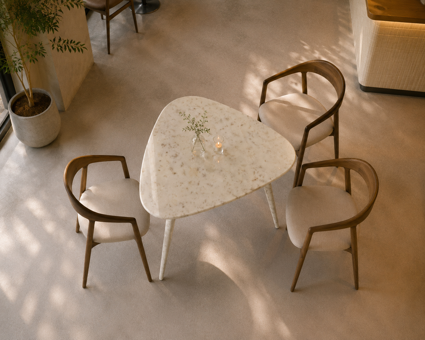 Novara Triangle Table - Oro Bansarino