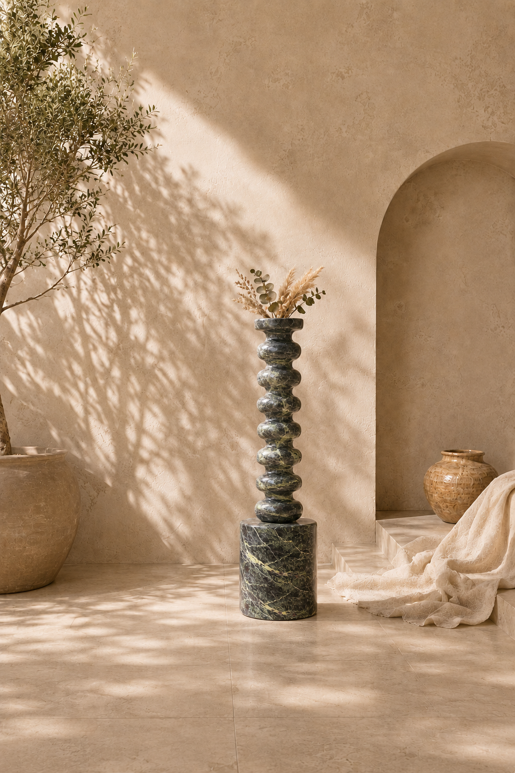 Elysian Orb Flow Vase - Aurelian green Vein